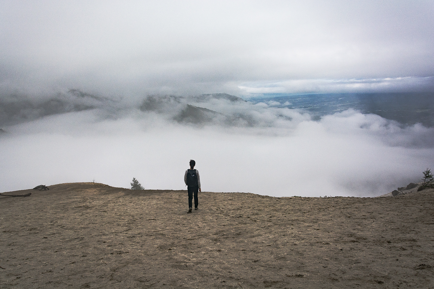 日向山の雁ヶ原と白い砂
