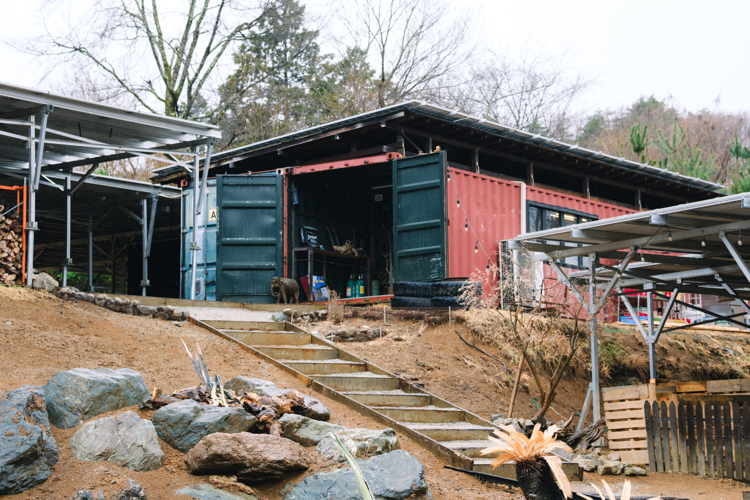 スタンダードピザ 外観